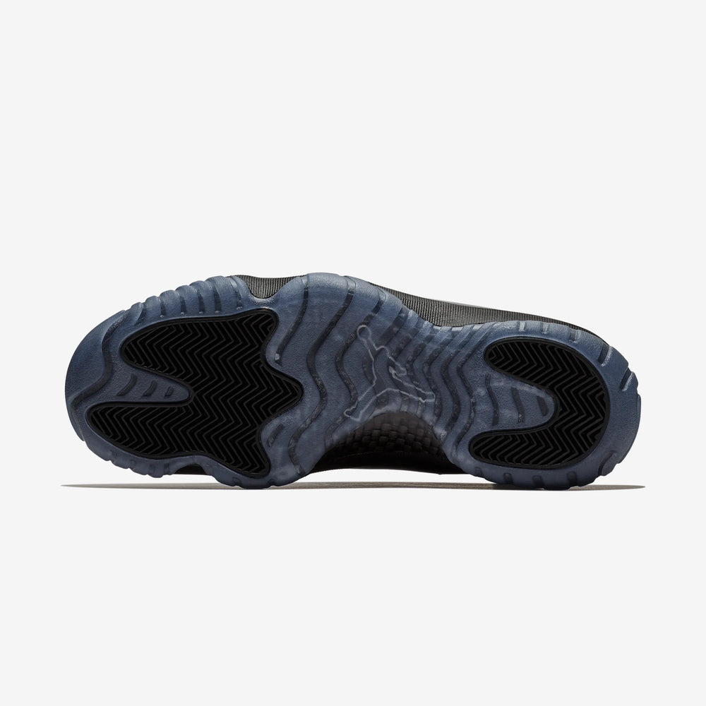 AIR JORDAN 11 RETRO CAP AND GOWN NIB