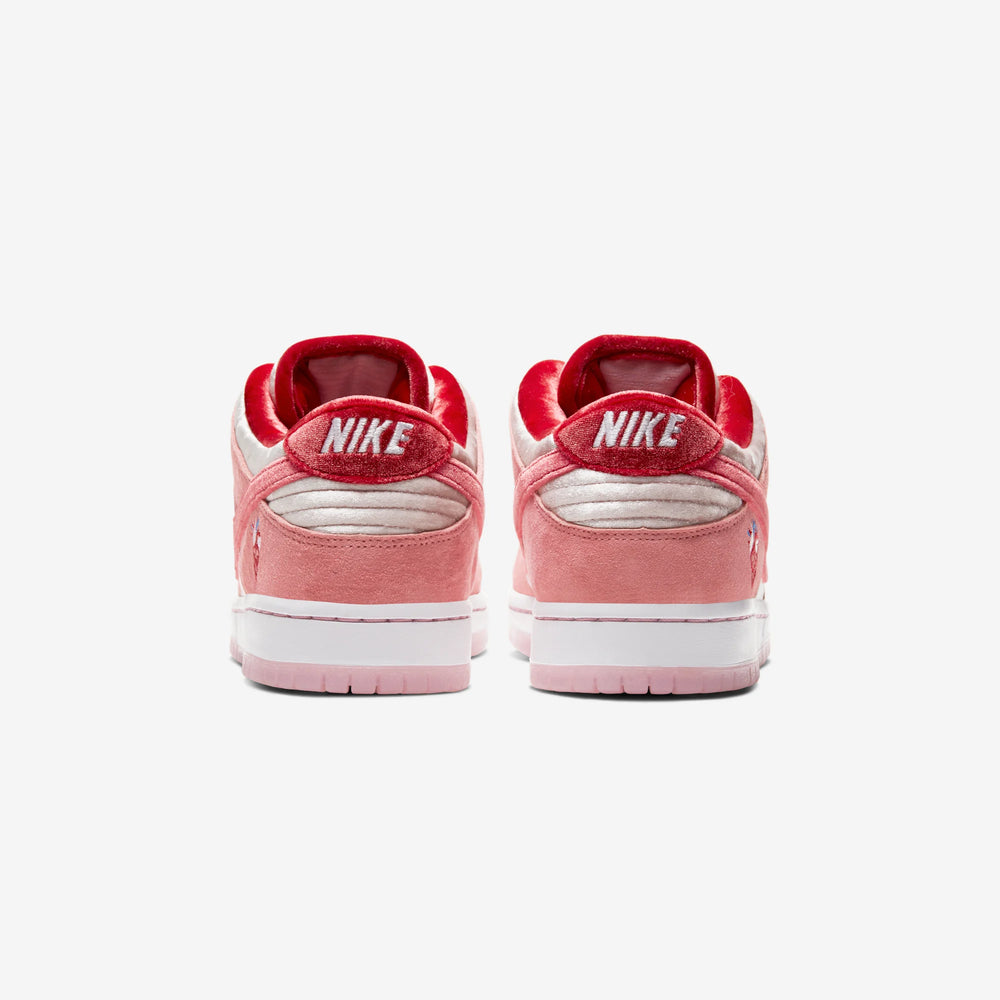 NIKE SB DUNK LOW STRANGE LOVE NIB