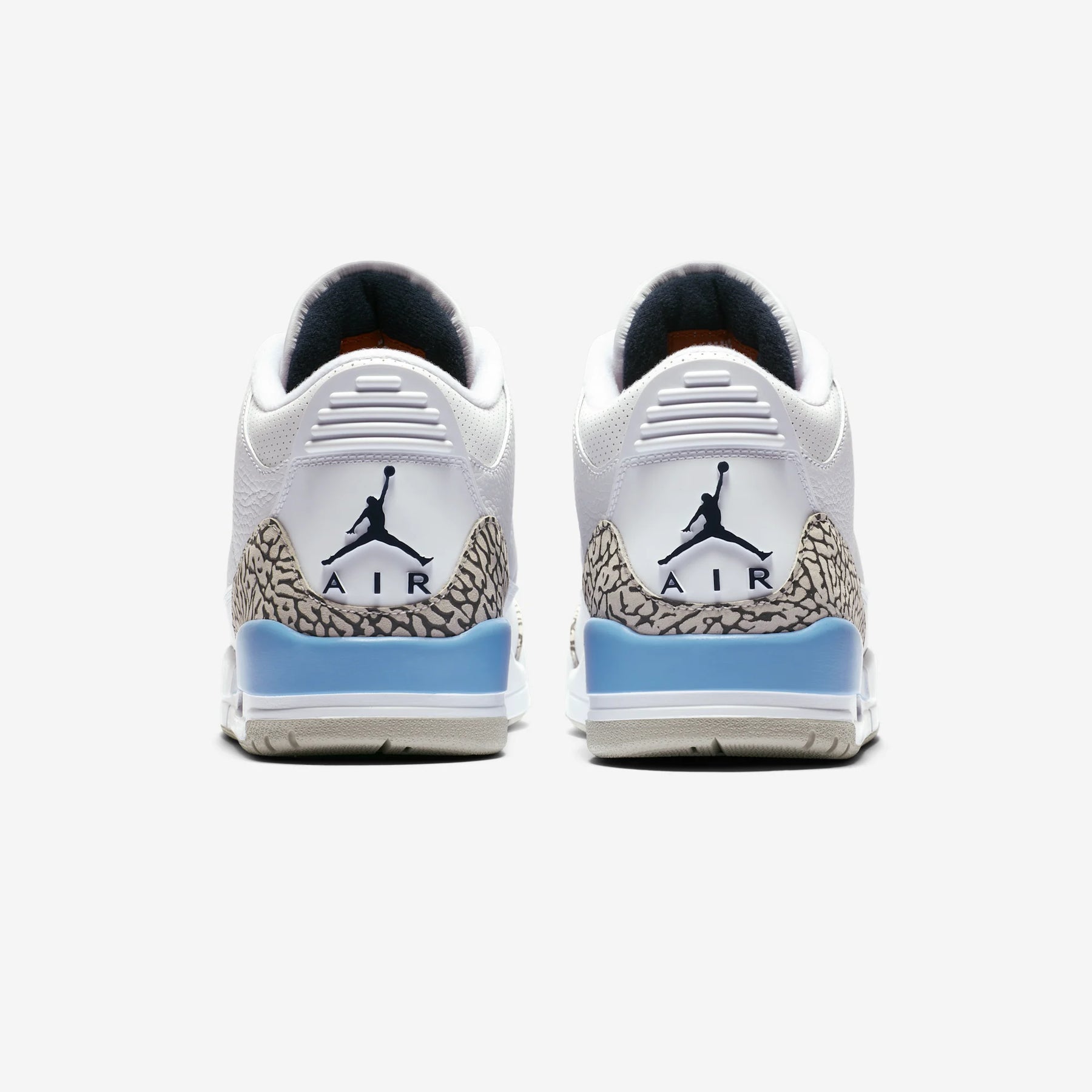 AIR JORDAN 3 RETRO UNC NIB