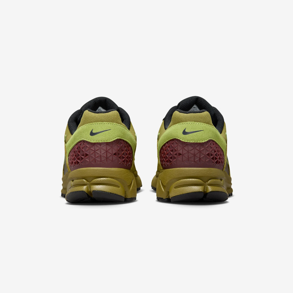 NIKE NIKE ZOOM VOMERO 5 PACIFIC MOSS NIB, 10