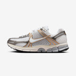 NIKE ZOOM VOMERO 5 PLATINUM-TINT/METALLIC-GOLD NIB