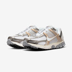 NIKE ZOOM VOMERO 5 PLATINUM-TINT/METALLIC-GOLD NIB