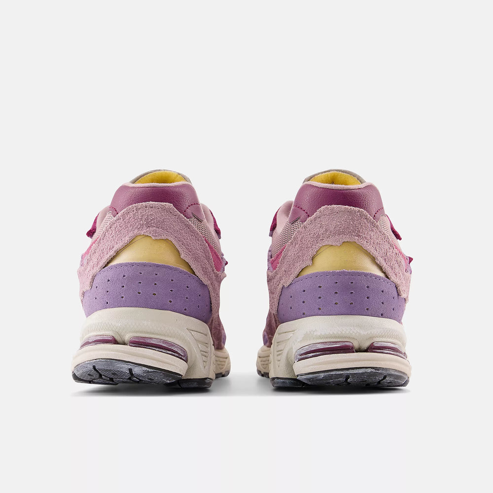 NEW BALANCE 2002R PROTECTION PACK LUNAR PINK NIB