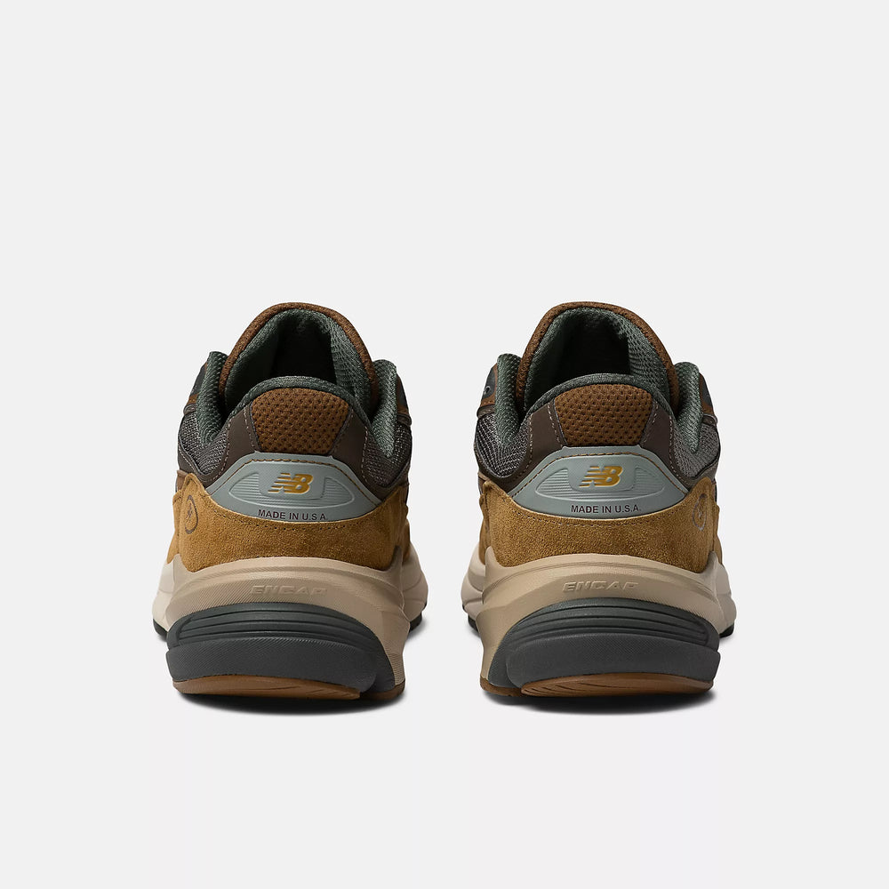 NEW BALANCE 990V6 CARHARTT WIP SCULPTURE CENTER NIB