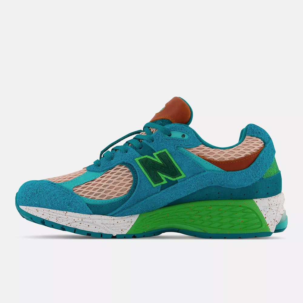 NEW BALANCE 2002R SALEHE BEMBURY WATER BE THE GUIDE NIB